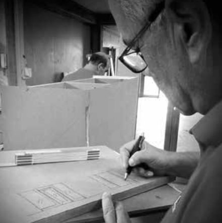 Architetto al lavoro
